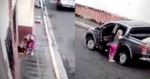 Una donna vede un cane randagio che grida aiuto e ferma la macchina per aiutarlo senza sapere di essere registrata (VIDEO)